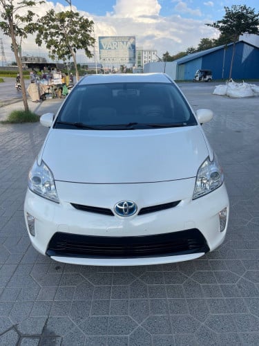 Prius 2013 option 3 person a