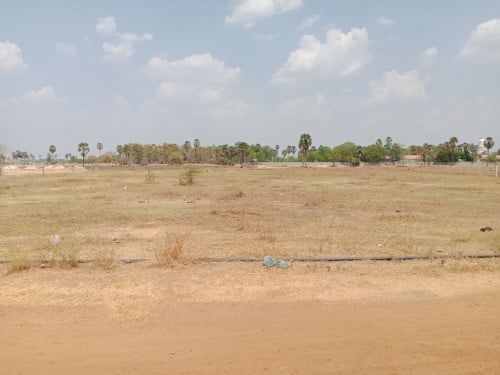 ដីសម្រាប់លក់ជិតផ្លូវ៥១!