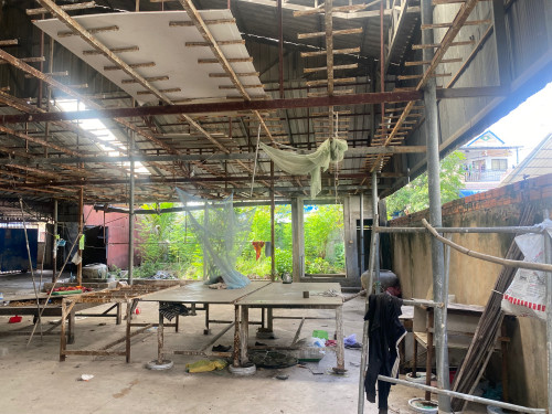 ដី និង ឃ្លាំង លក់ ឬ ជួល