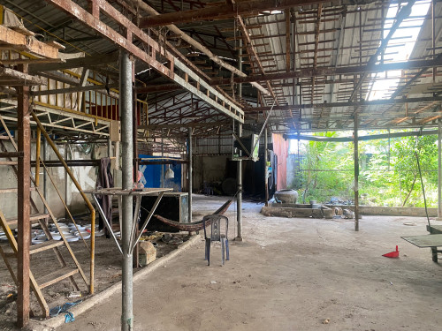 ដី និង ឃ្លាំង លក់ ឬ ជួល