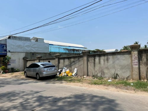 ដីភូមិ​លក់​បន្ទាន់​ប្រញាប់​លុយ​តម្លៃ​ក្រោមទីផ្សាខ្លាំង!ៗ​ ជិតរង្វង់មូលព្រែកសំរោង​ ទីក្រុងតាខ្មៅ