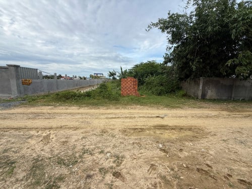 ដីលក់នៅក្រោយសាលាកូរ៉េ ជិតផ្លូវកប់ស្រូវ