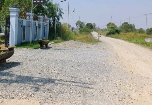 ដីលក់សំរាប់ឃ្លាំង សិប្បកម្ម ឬ លំនៅដ្ថាន