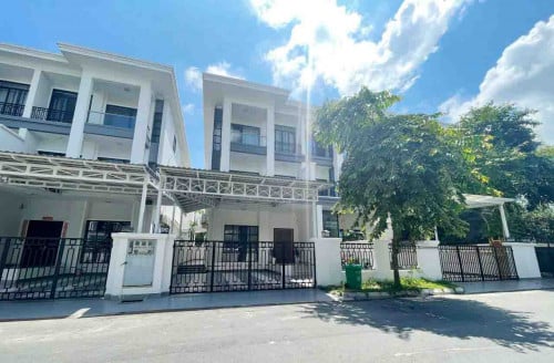 វីឡាភ្លោះសម្រាប់ជួល ទីតាំងស្ថិតនៅ  បុរី វីឡាថោន ( ជិតផ្លូវ60ម )