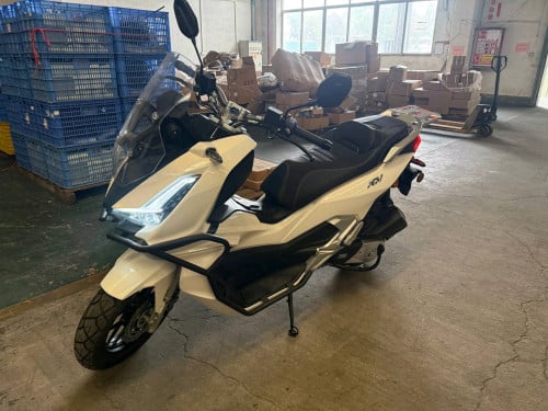 ម៉ូតូ (ADV)