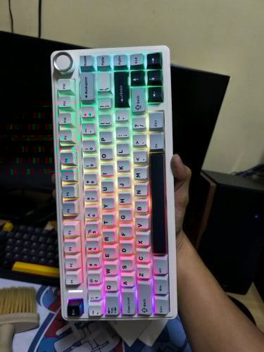 លក់ Keyboard Aula F75 មួយទឹក នៅស្អាត មានប្រអប់ 37$