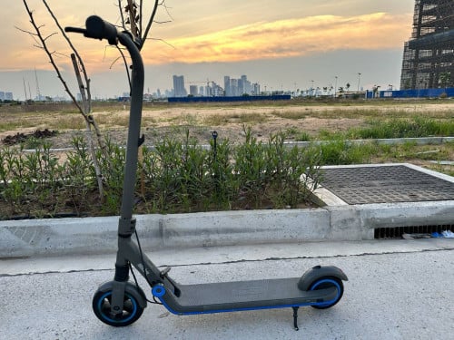 ស្គូតធឺម៉ូទរ័ម៉ាកninebotC	ឡែក