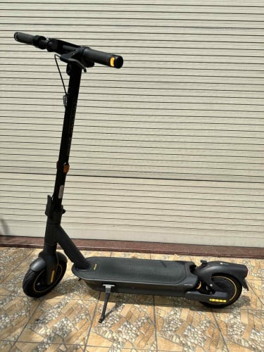 ស្គូតធឺម៉ូទរ័ម៉ាកninebotG2 MAX