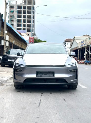 ✅តំលៃពិសេស 57800$ មានស្តុកស្រាប់ ទិញភ្លាមបានភ្លាម 🚘NEW 2025 TESLA Y+ GREY.WHITE DUAL_MOTOR យ៉ាន់ធំ