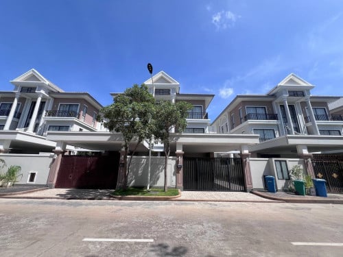 🏡#បុរីប៉េងហួតបឹងស្នោរ  ផ្លូវជាតិលេខ១Villa Twin For Rent / #金边独栋别墅出租👉Rent Price | 价格: $1900