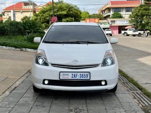 2006 Prius Half Options ក្នុងលឿង