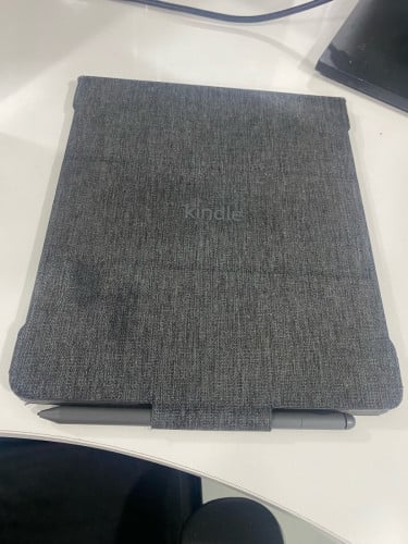 99% Kindle Scribe — 64GB, with Premuim Pen, include case