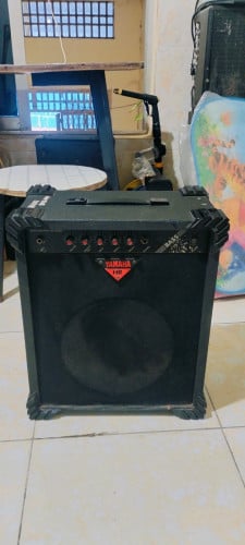 Ampl bass Yamaha made in Japan  HR 1000 220v