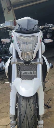 Benelli TNT 300