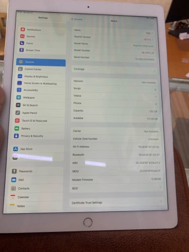 iPad Pro 12.9 sim+wifi ថ្ម99%=195$ ( 1ទឹក )