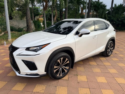 Lexus Nx 200t 2015 lux up 300 F Sport