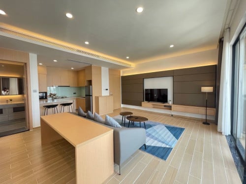 Modern 1 Bed Condo with Pool & Gym in BKK1