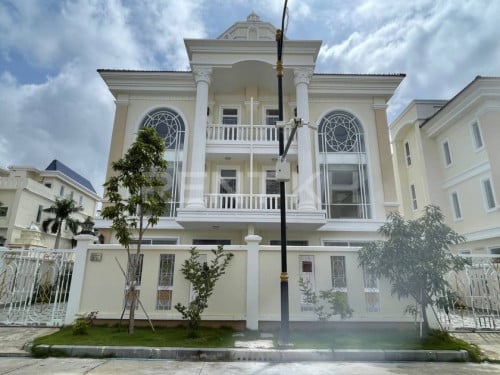 Single Villa for Rent at Borey