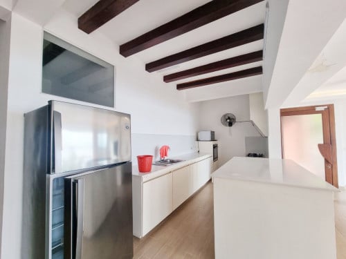 Spacious Modern 4 Bedrooms In Chroy Chongvar