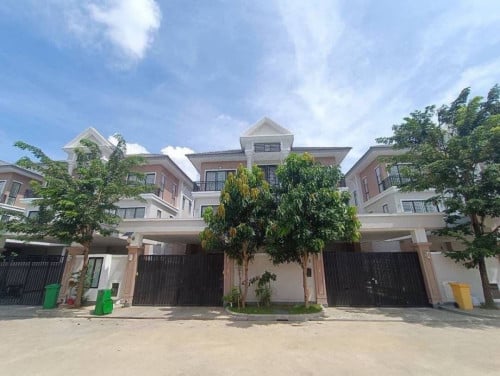 Twin Villa Both For Sale