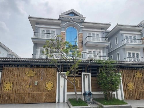 Villa 8room for rent at Russey Keo