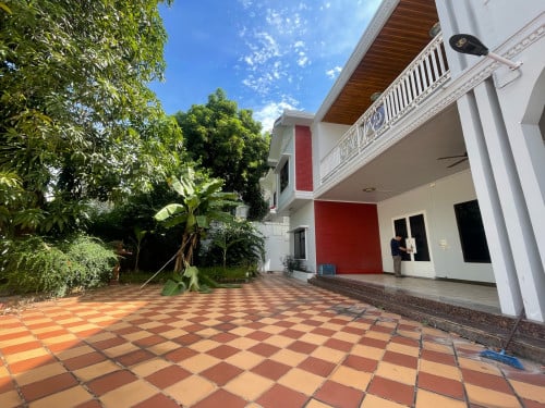 វីឡាសម្រាប់ជួល នៅបឹងកេងកង១