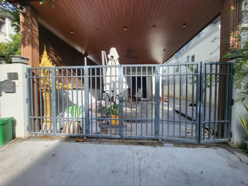 គ្រោងទ្វាដែកលក់ បុរីជីបម៉ុង៥៩៨