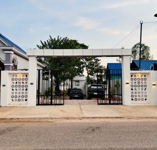 ដីជាប់ទន្លេ