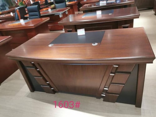 តុប្រធាន