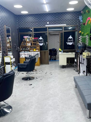 ហាងសាឡនសេងបន្ទាន់នៅជិតមាត់ទន្លេម្ដុំផ្សារកណ្ដាល