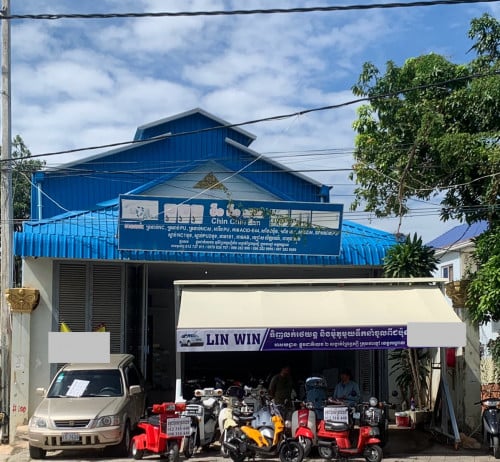 ដីឃ្លាំងមានបន្ទប់ខាងក្នុងសំរាប់ស្នាក់នៅស្រាប់