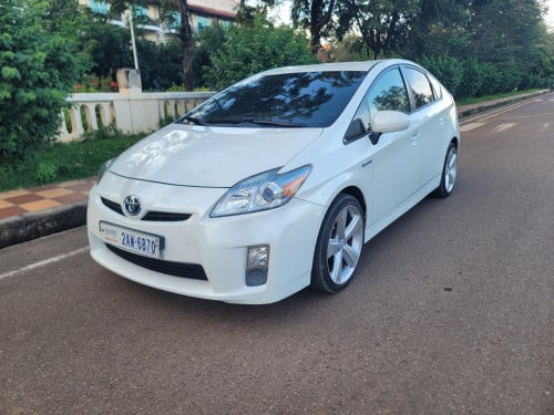 ត្រូវការលក់ឡានព្រូស 010 option3  ទីតាំងសៀមរាប