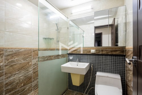 ខុនដូរសម្រាប់លក់-3 BR Condo For Sale in De Castle Royal 📍