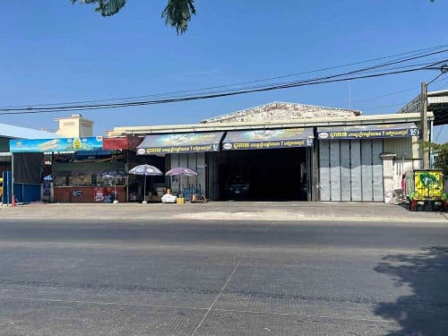 ដីឃ្លាំងលក់លេីផ្លូវម៉ុងឬទ្ធី (ផ្លូវ30m)សង្កាត់ភ្នំពេញថ្មី ខណ្ឌសែនសុខ