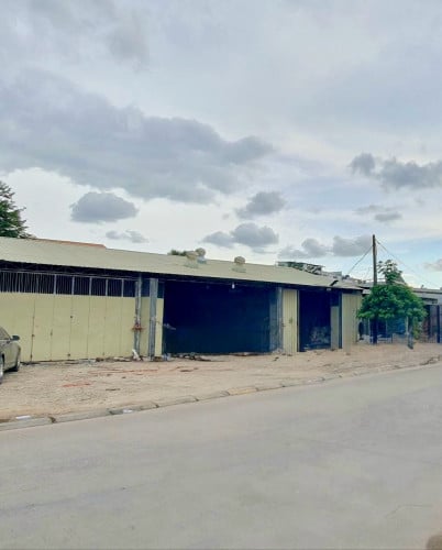 ឃ្លាំងជួល ៖ ជិតផ្លូវ598, ភ្នំពេញថ្មី, រាជធានីភ្នំពេញ