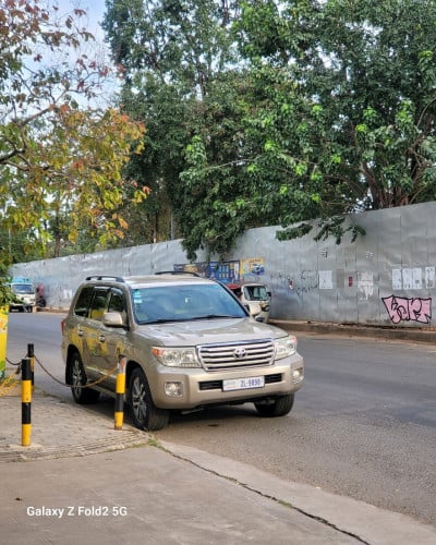 ម្ចាស់ដើមទិញខ្លាញ់គោ98 មួយស៊ុតម៉ាស៊ីនធំ