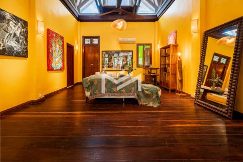 វីឡាសម្រាប់លក់-French Colonial Villa 📍