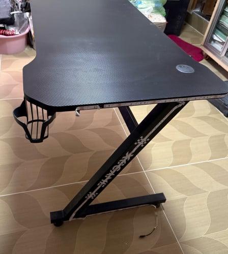 តុ gaming 1.2m x 60cm 99%