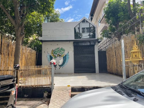 ហាងសម្រាប់ជួលនៅទួលគោក / Shophouse for Rent at Khan Tuol Kuok