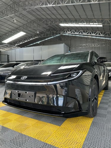 រថយន្តToyota BZ5 pro ប្រភេទអគ្គិសនីសុទ្ធ630km