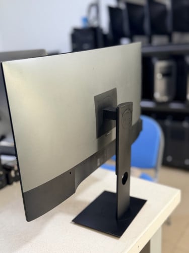 Dell UltraSharp U2719D