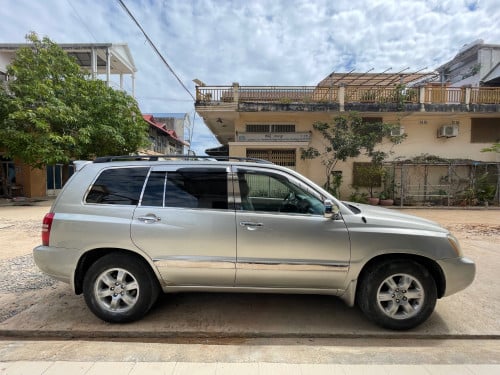 Highlander 02 ប៉ុង1 ម៉ាស៊ីន6 ឡានស្អាត