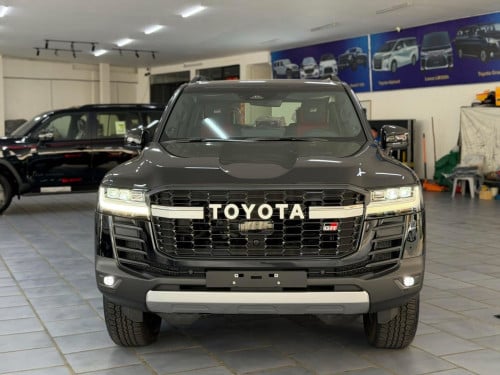 Land Cruiser GR Sport HEV 2025 V6 3.5L Twin Turbo, Hybrid, 457HP, Full Option តម្លៃនិយាយគ្នាបាន 保證特價