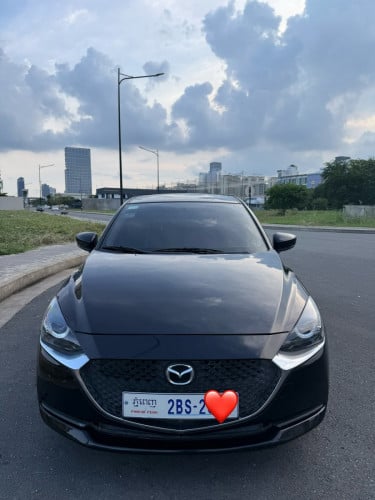 Mazda 2 Skylar ឡានស្អាត អាចមកមើលបាន