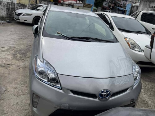 Prius 2012 រំលស់មុន 