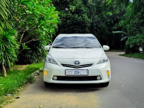 PRIUS V 2012 options 5