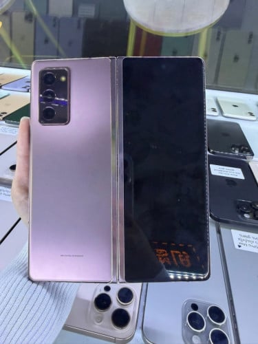Samsung Galaxy Z Fold 2, 256GB + Ram 12GBនៅស្អាត97.99% ក្រុមហ៊ុនសុីម2