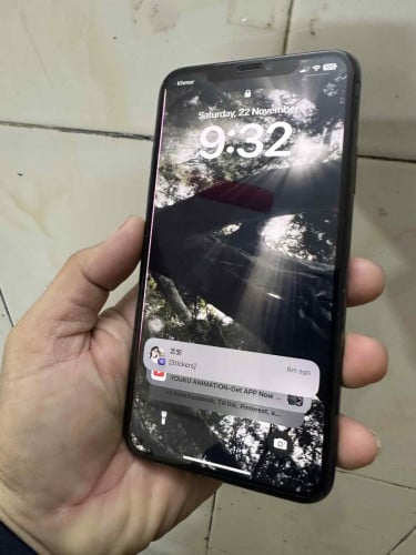 Sell iPhone 11pro max 256G អត់ស្គែនឆ្នូតមួយសសៃ97%