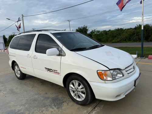 Sienna 02 XLE លក់បន្ទាន់