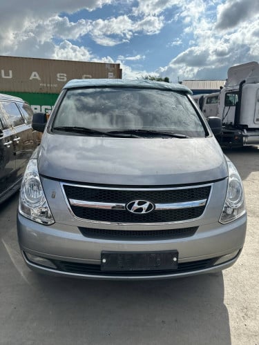 STAREX 2013 ទើបបើកទូ